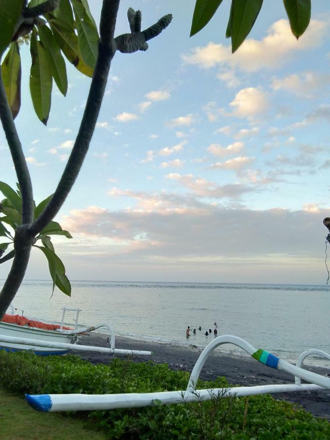 Stairway To Heaven Bungalows And Restaurant Amed Dış mekan fotoğraf