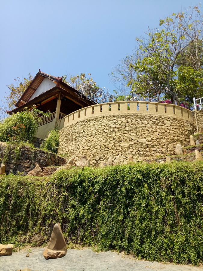 Stairway To Heaven Bungalows And Restaurant Amed Dış mekan fotoğraf