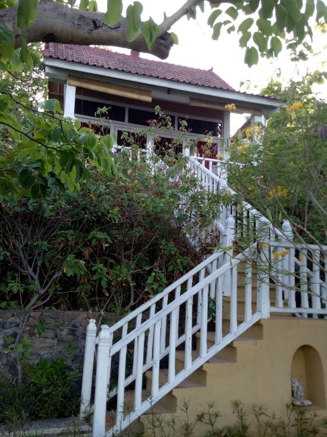 Stairway To Heaven Bungalows And Restaurant Amed Dış mekan fotoğraf